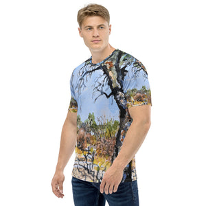 Towering tree branches - Men's T-shirt